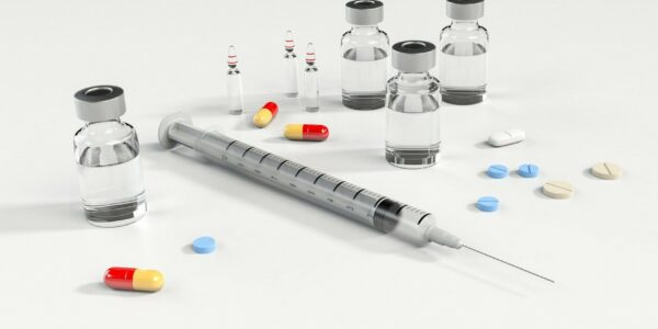 Michèle Rivasi : « Traitements anti-Covid : la Commission européenne doit annuler le marché passé avec le laboratoire Gilead ! »