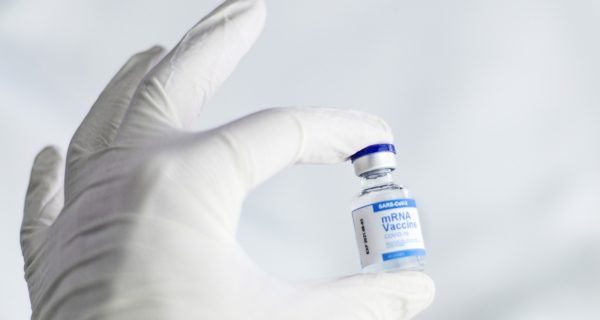 pharmacovigilance vaccins covid19