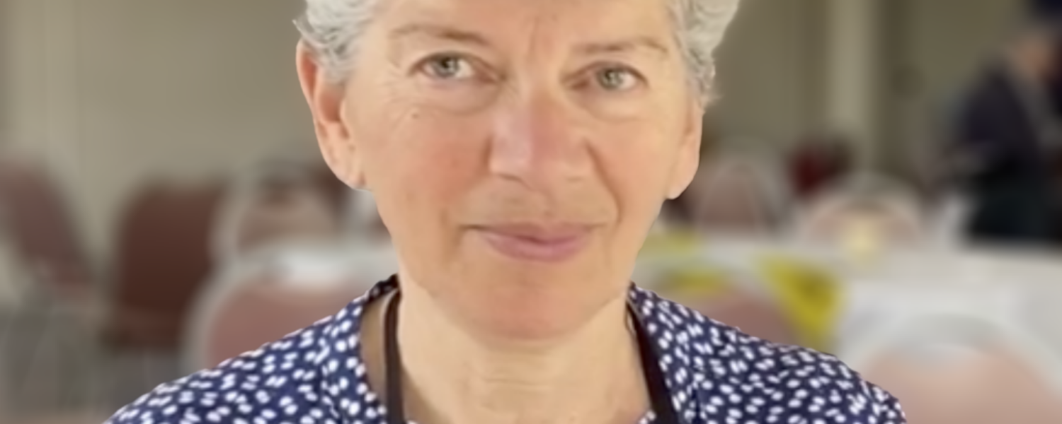 Hélène Banoun, Pharmacienne